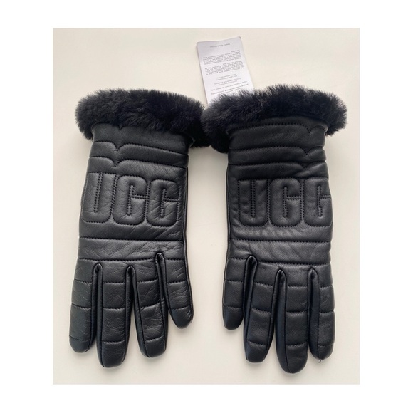 UGG Women’s Leather Quilted Logo Tech Glove Sz Medium - Picture 1 of 8